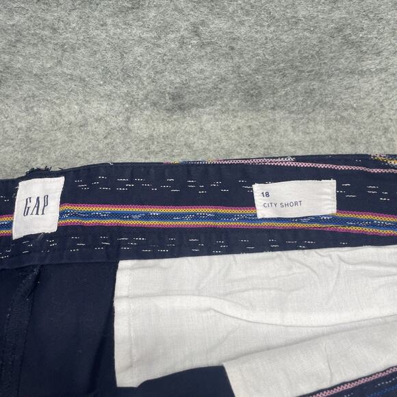 NWT Gap City Shorts Stretch Mid Rise 3" Seam Women's Size 18 Aztec Geometric - Picture 3 of 5